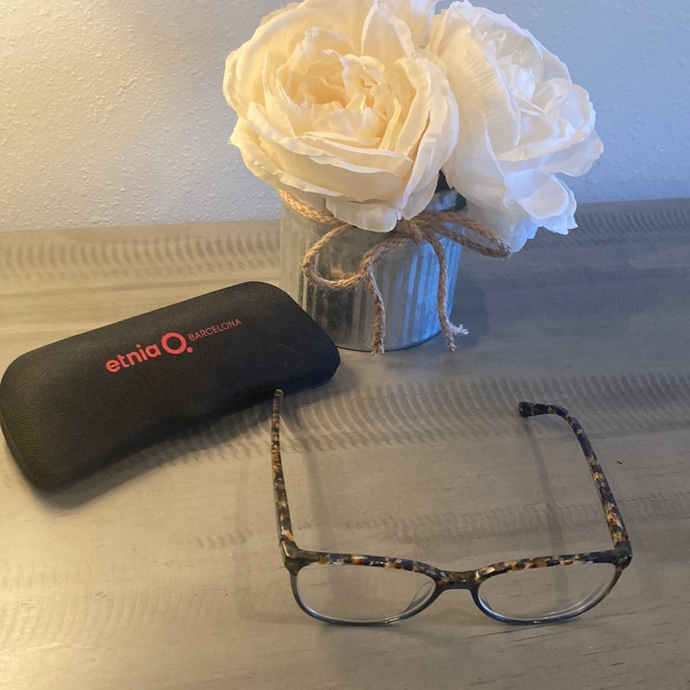 etnia O Barcelona blue/brown tortoise shell glasses with case